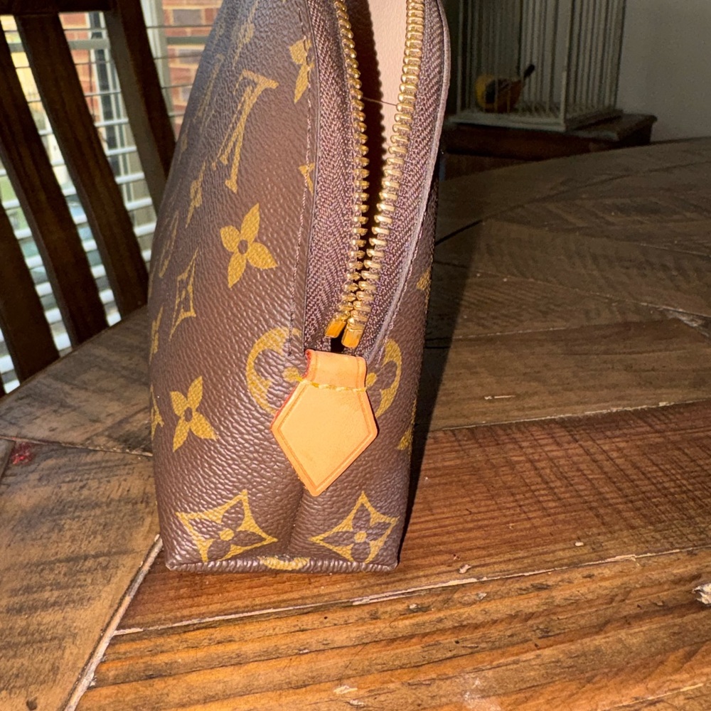 Louis Vuitton Monogram Clutch in Brown and Gold - Picture 8 of 14